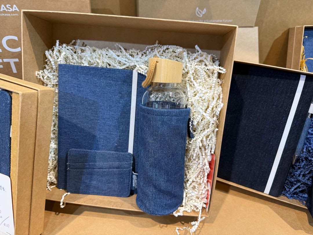 Presentation gift box containing coordinated stationery and accessories