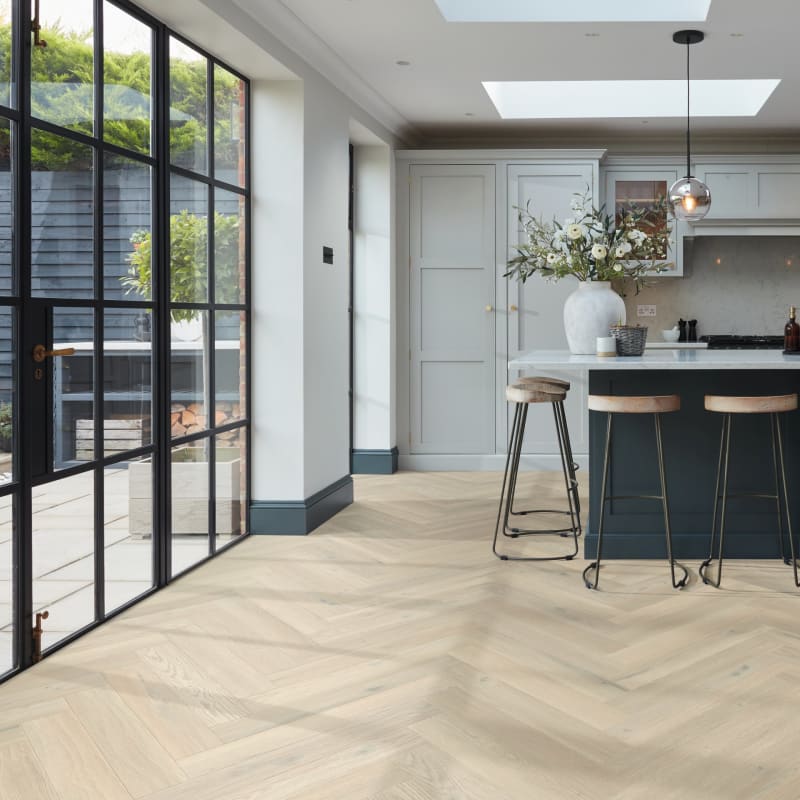 AKP-SM-RL26 - Karndean - Art Select Wood Rigid Core - Basque Oak (Herringbone)