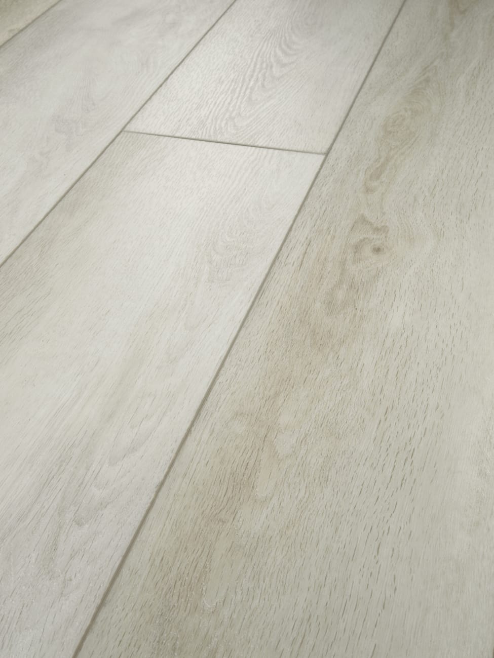 05037-3302V - Shaw Floorte Classic - Titan HD Plus Platinum - Modern Oak