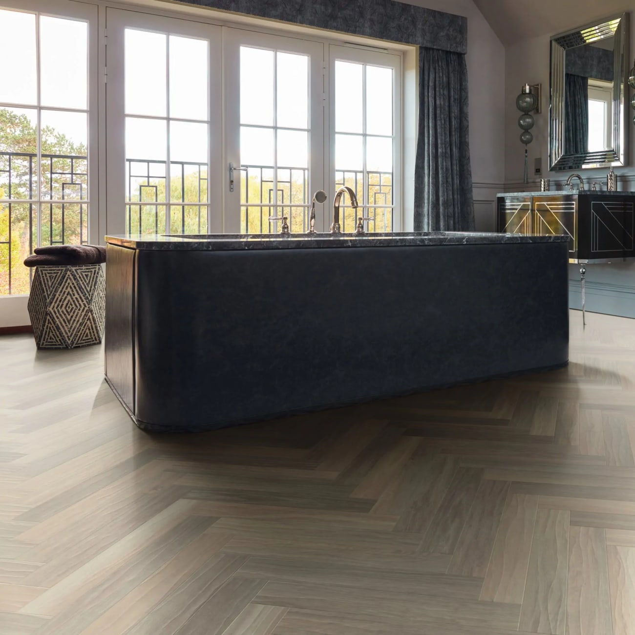 AKP-SM-RL21-28 - Karndean - Art Select Wood Rigid Core - Glacier Oak (Herringbone)