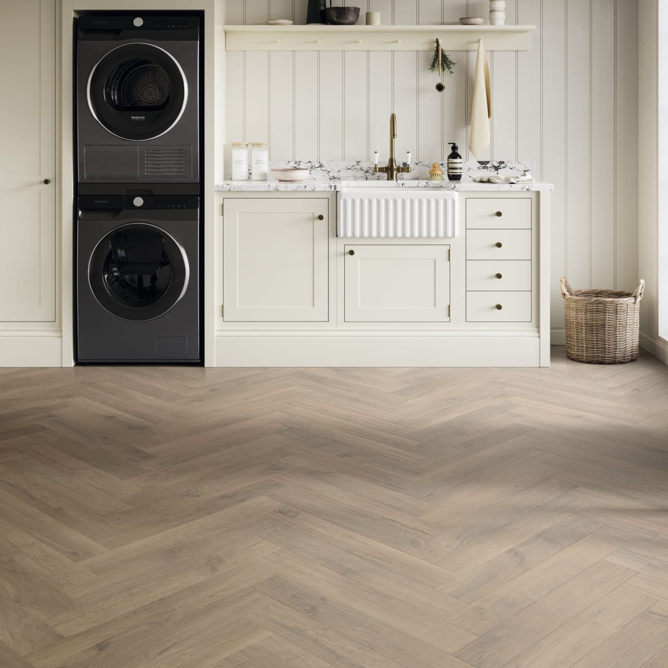 SM-RL13 - Karndean - Art Select Wood Gluedown - Salon Oak (Herringbone)