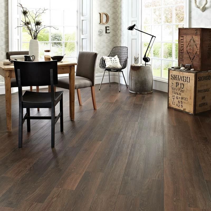 KP98 - Karndean - Knight Tile Gluedown - Aged Oak