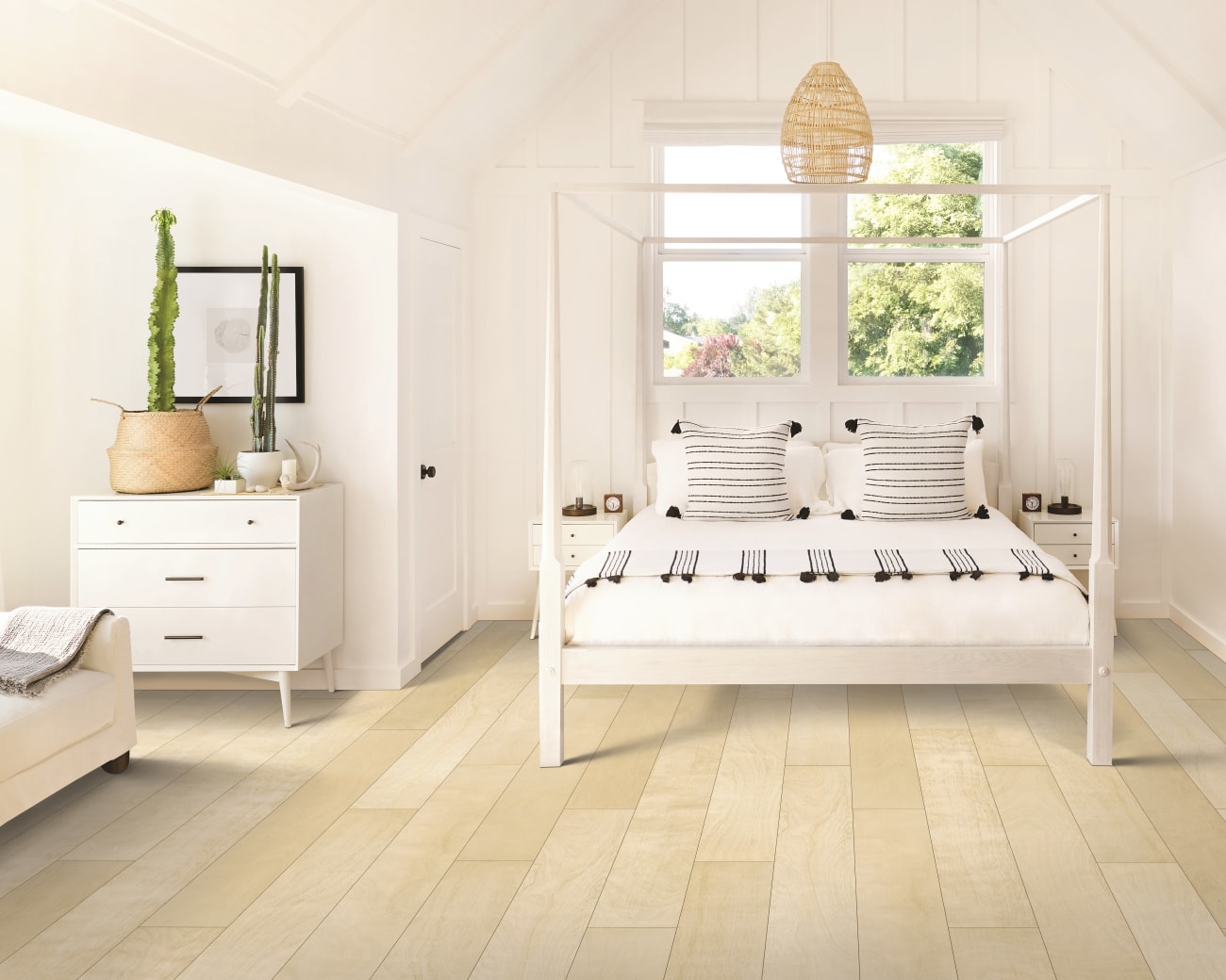 WEK40-02 - Mohawk TecWood Essentials - Sendera Birch - Snowy Birch