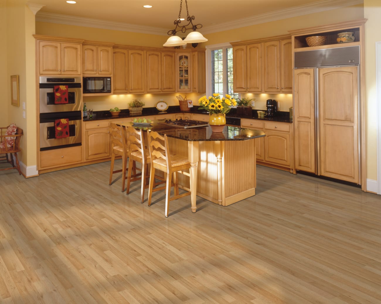 CDL16-10 - Mohawk RevWood Essentials - Carrolton - Wheat Oak Strip