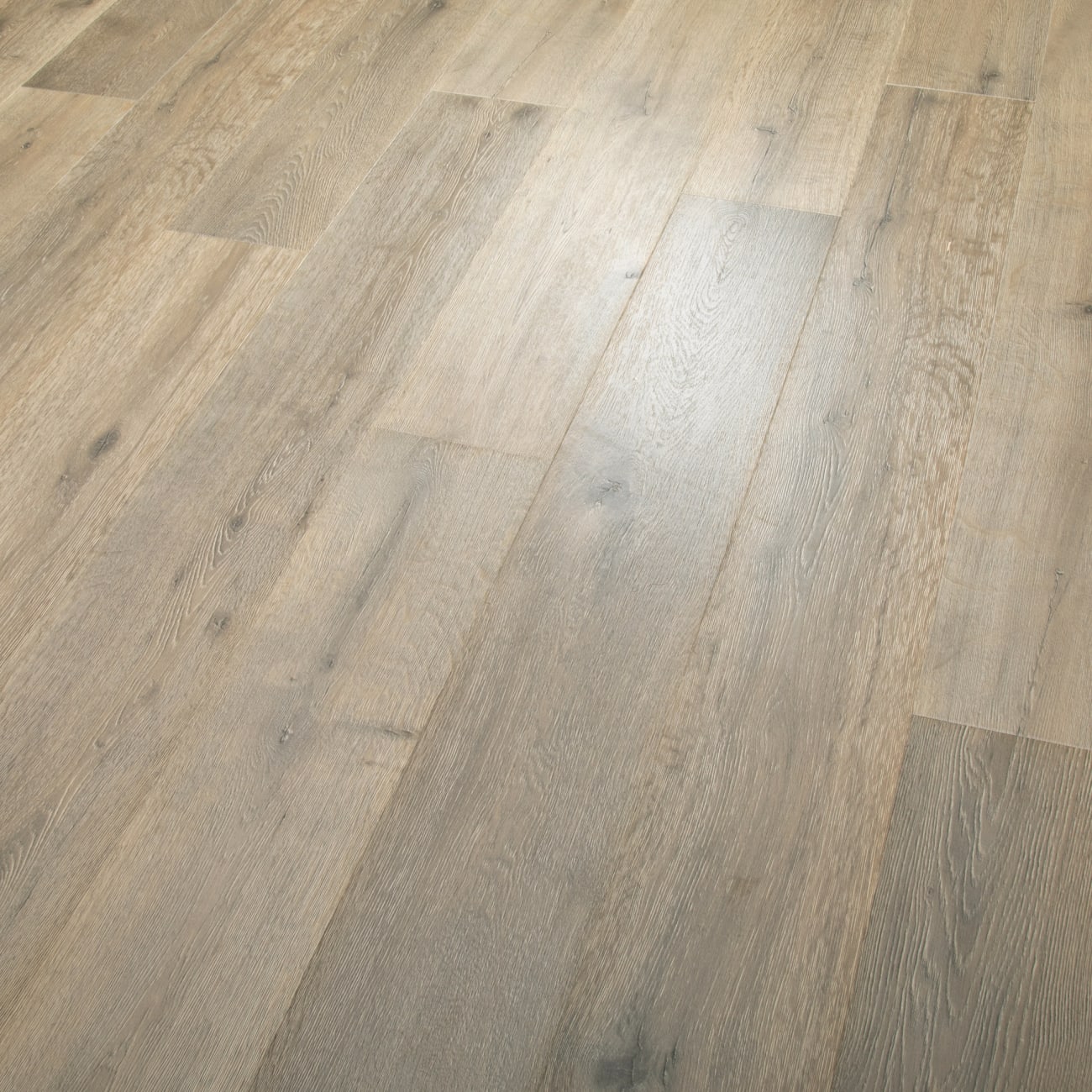 CDL87-03 - Mohawk RevWood Plus - Bellente - Vintage Villa Oak