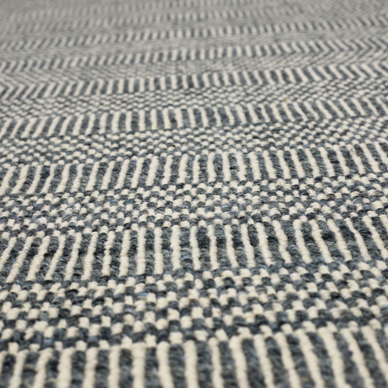 R1468-121 - Karastan Rugs - Collinsworth - Navy R1468