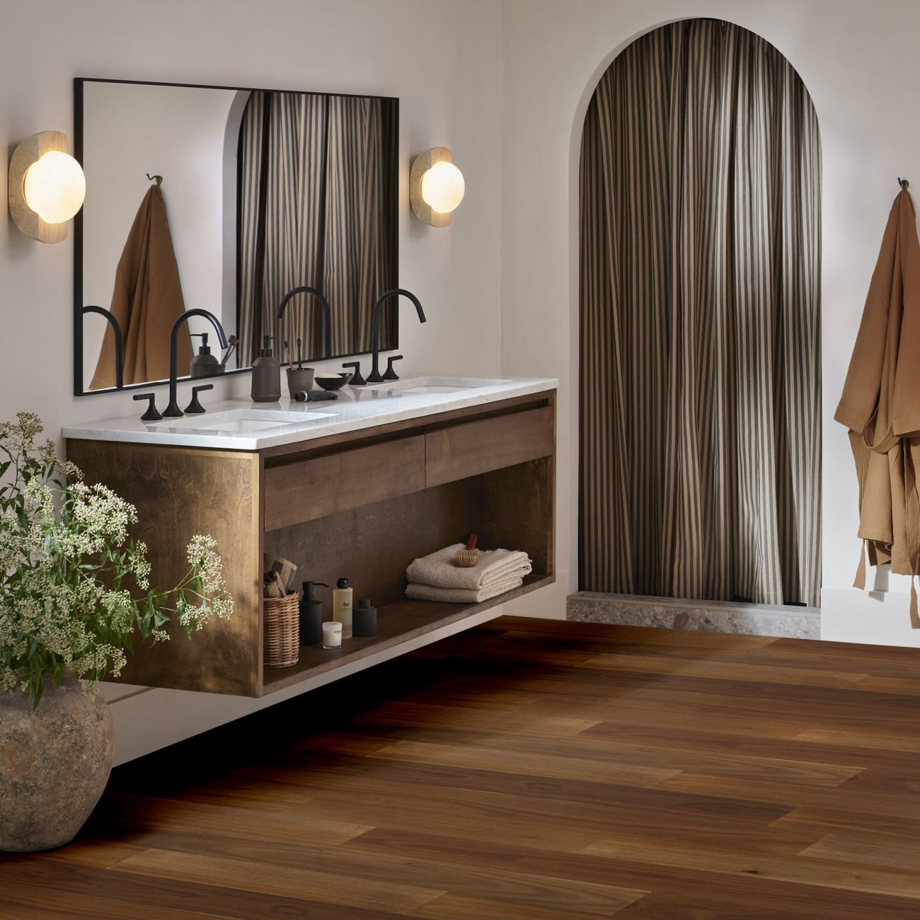 AA861-17068 - Anderson Tuftex - Valencia Walnut - Raw Umber