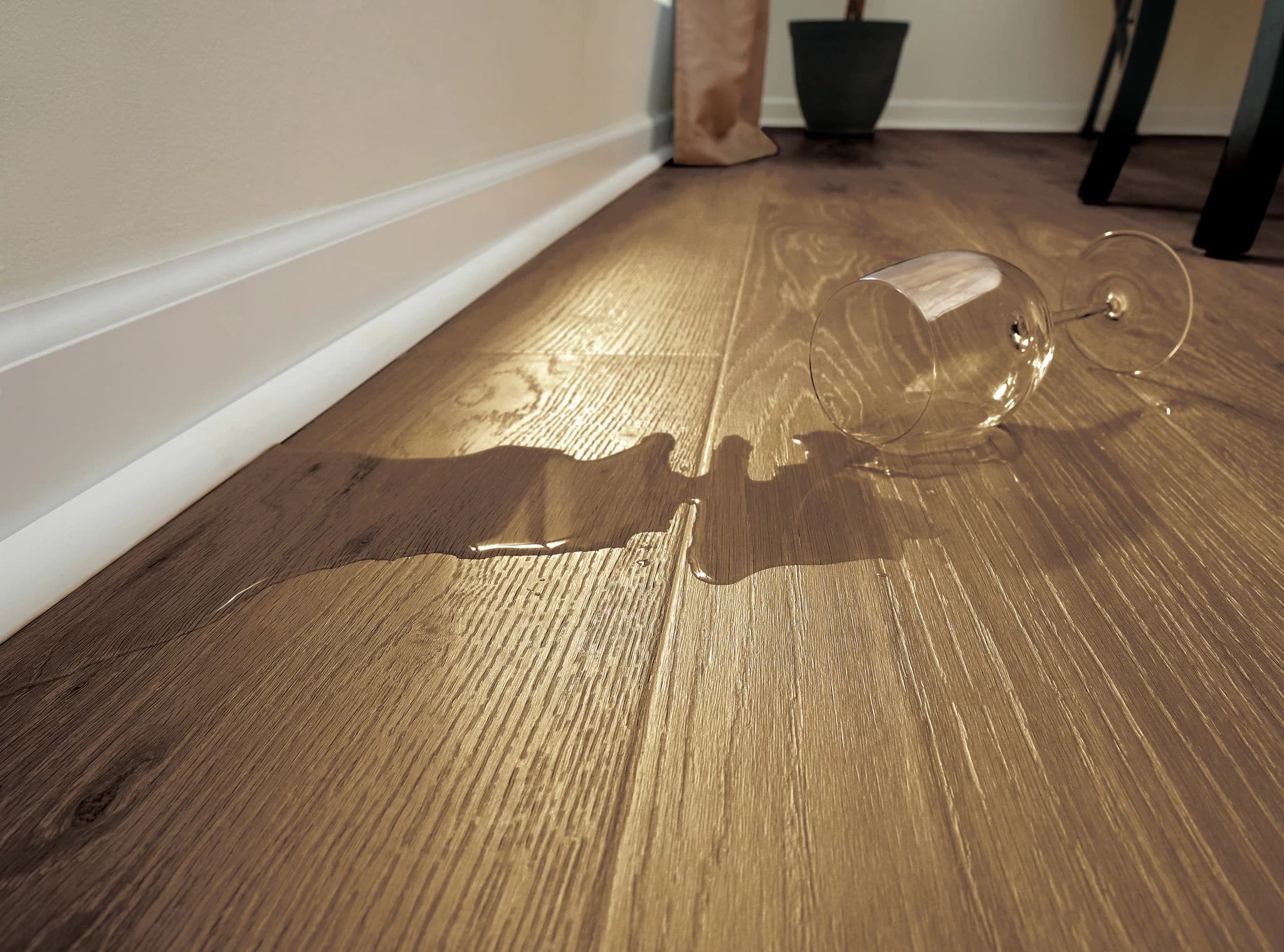 Mohawk RevWood Premier Natural Bark Oak - Premium Laminate