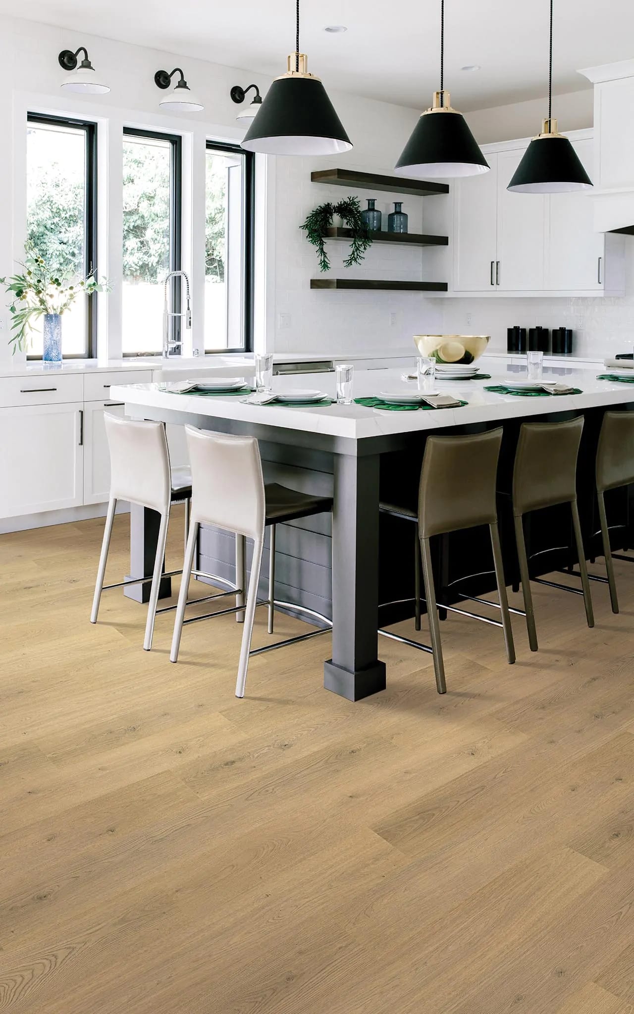 Mohawk RevWood Plus - Hampton Villa - Tulip Shell Oak