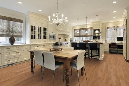 マロン Saffron Pecan LVP Flooring | COREtec