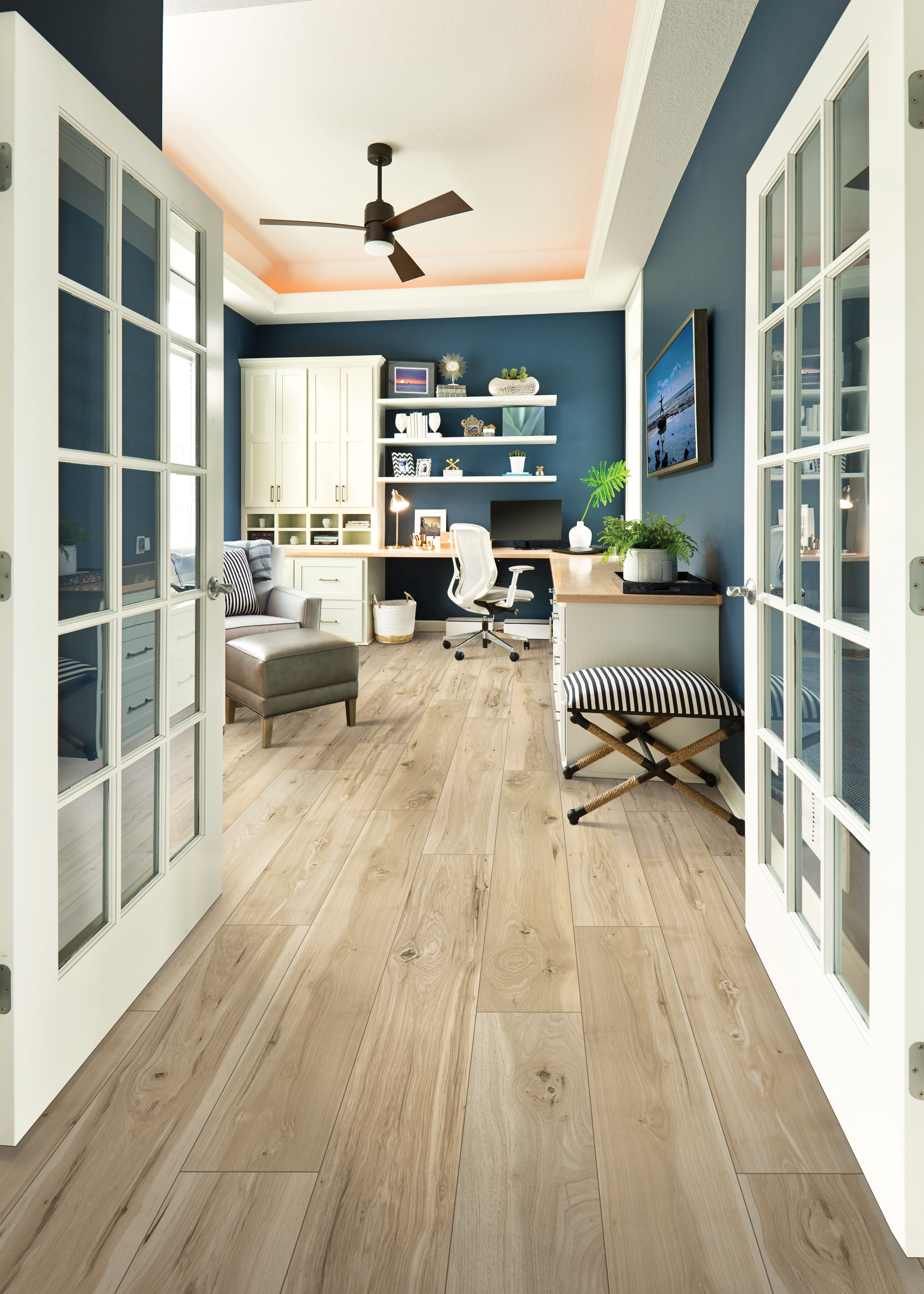Mohawk RevWood Premier - Morena Bluffs - Fresh Spring Pecan