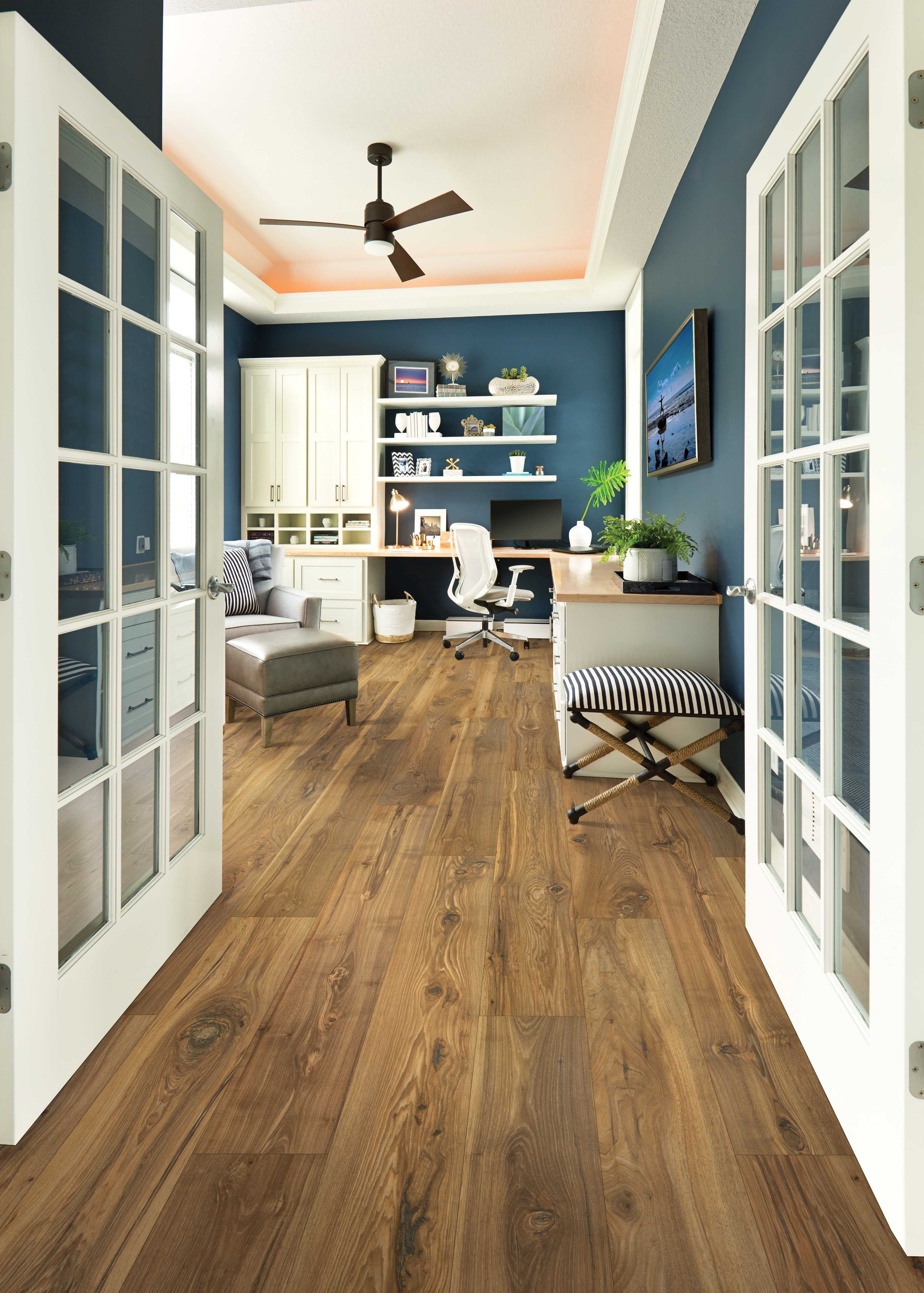Mohawk RevWood Premier - Morena Bluffs - Cattail Pecan