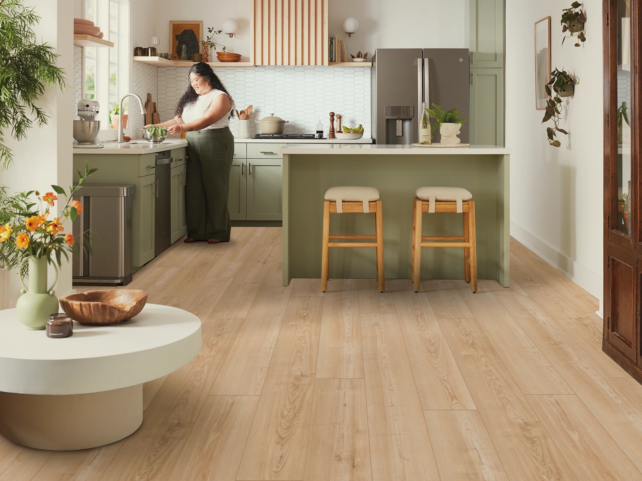 Shaw Luxury Vinyl Classic Series - Titan HD Plus Platinum - Classic Blonde