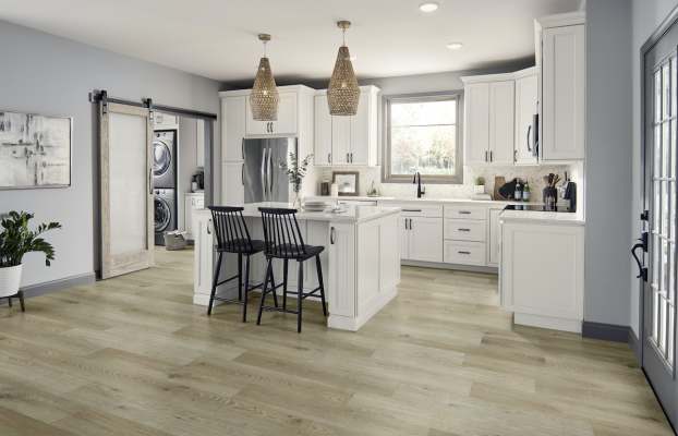 RSP101 - Mannington - REALTA Parkway SPC - Paris Plank Chiffon