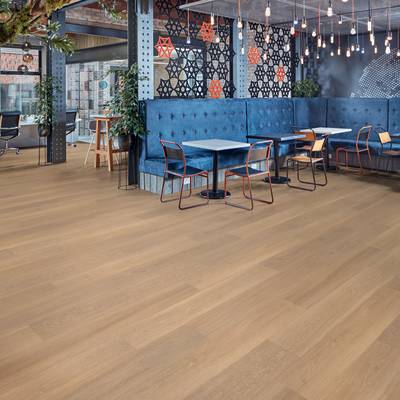 RKP8215 - Karndean - Korlok Select - Warm Brushed Oak