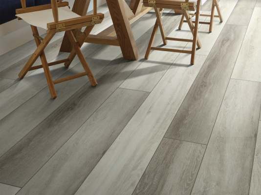 05037-3302V - Shaw Floorte Classic - Titan HD Plus Platinum - Modern Oak