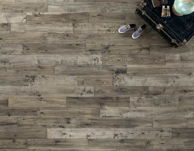 TRP07SLV1 - Mannington Maison Collection - Triumph - Silver