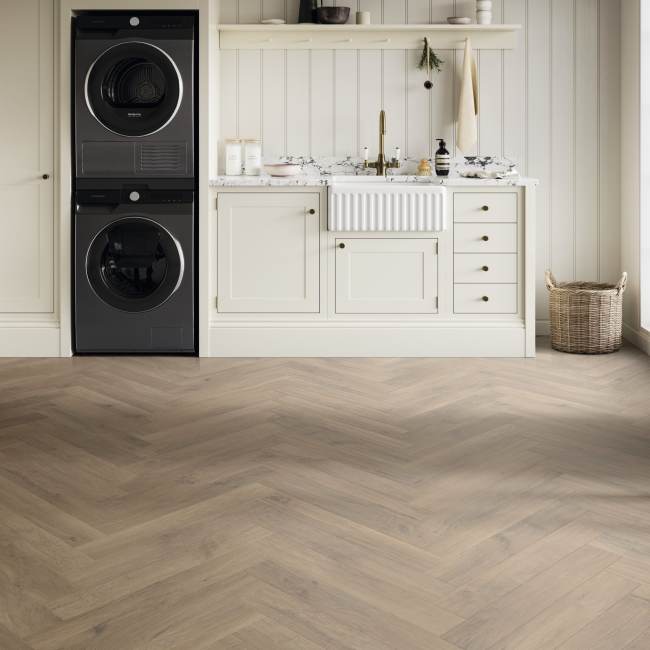 SM-RL13 - Karndean - Art Select Wood Gluedown - Salon Oak (Herringbone)