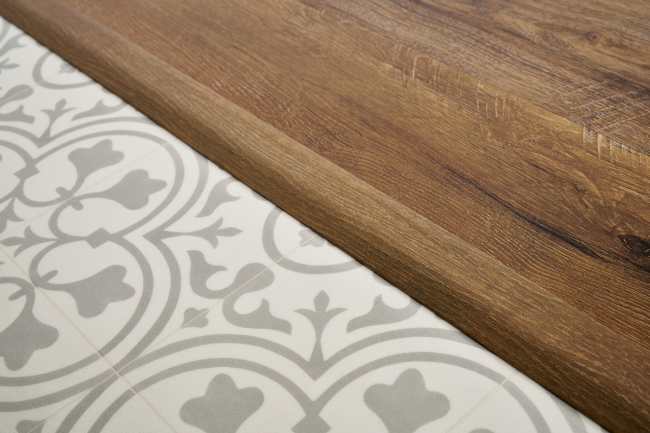 469572 Arctic Frost (RED) - Mannington - Reducer 94" - 469572 Arctic Frost (RED)
