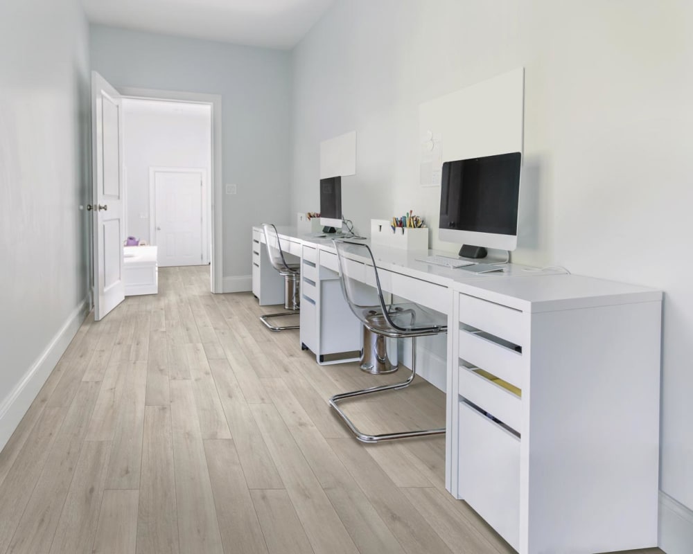 CDL87-04 - Mohawk RevWood Plus - Bellente - Whitewash Oak