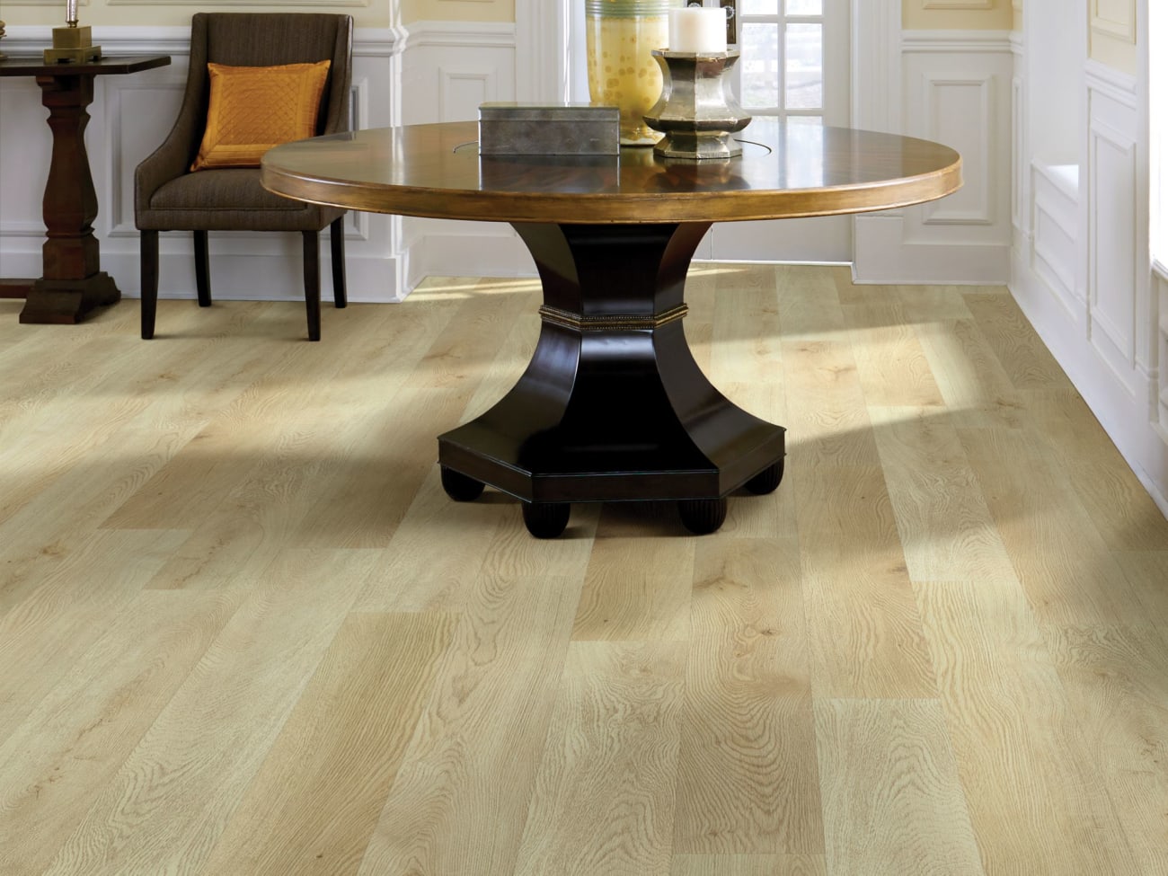 00296_5M402 - Shaw 5th and Main - Setup - River Bend Oak