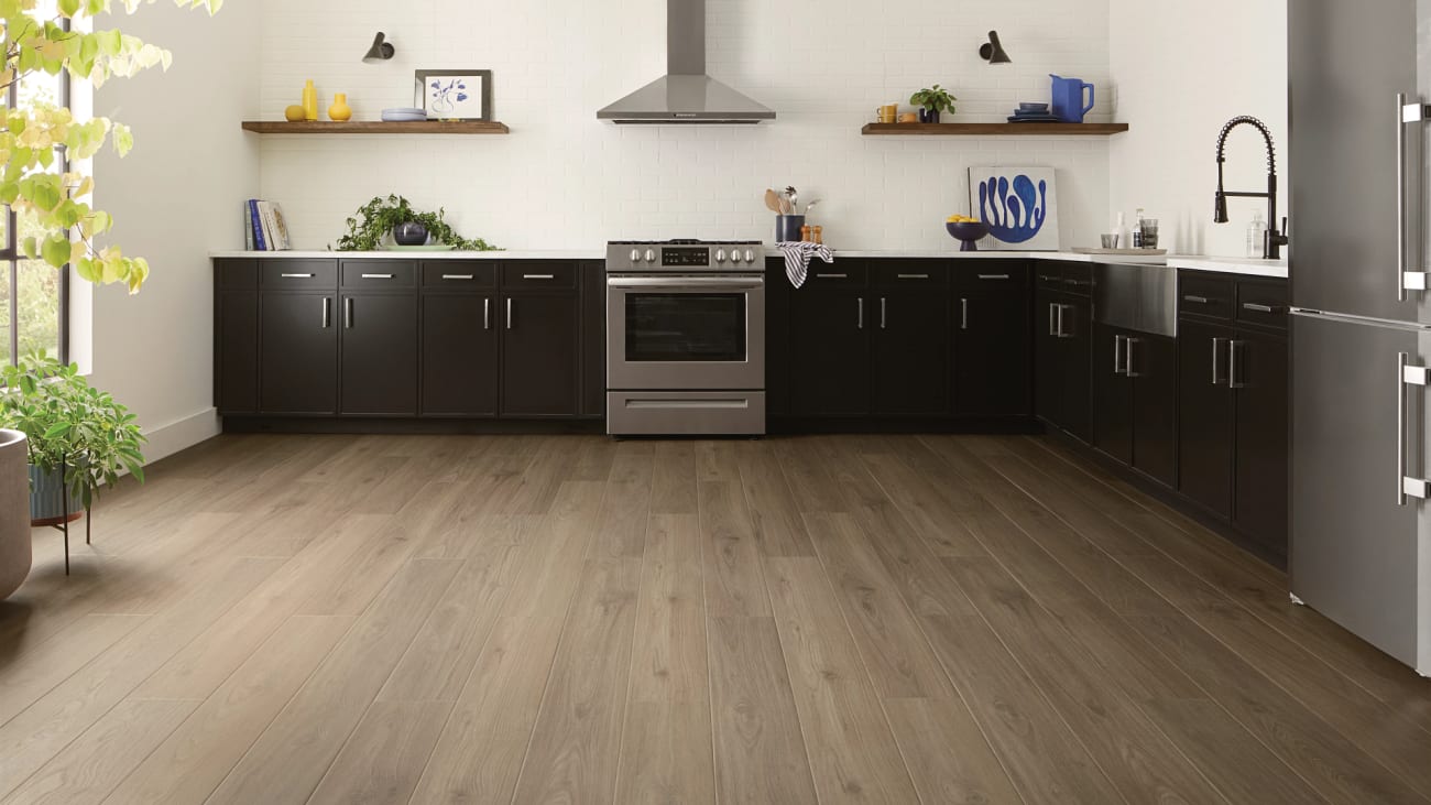 VV735-07018 - COREtec Originals - Premium 7 x 60 Integrated Bevel - Aver Walnut