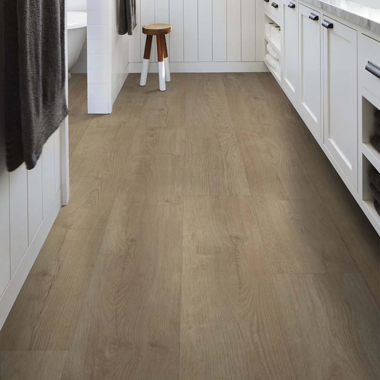 01130-3302V - Shaw Floorte Classic - Titan HD Plus Platinum - Essential White