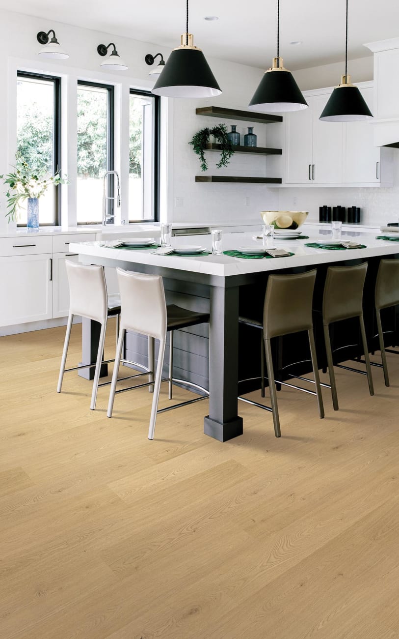 CDL05-122 - Mohawk RevWood Plus - Hampton Villa - Golden Hour Oak