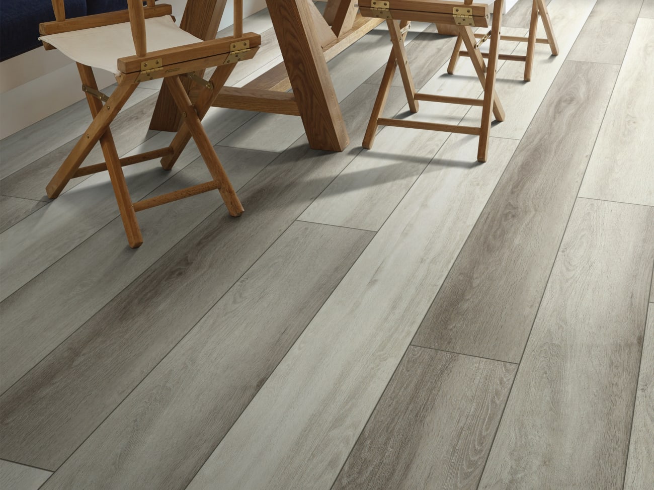 05037-3302V - Shaw Floorte Classic - Titan HD Plus Platinum - Modern Oak