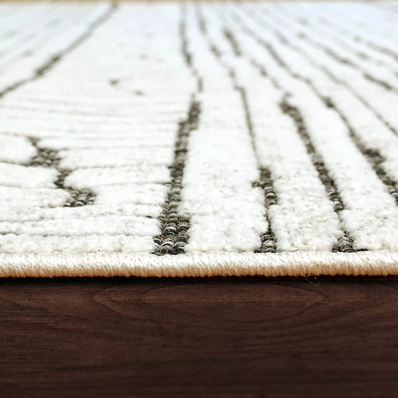 LT288143190 - Dynamic Rugs - LOTUS - Ivory Grey 8143-190 - 2.2' x 7.7'