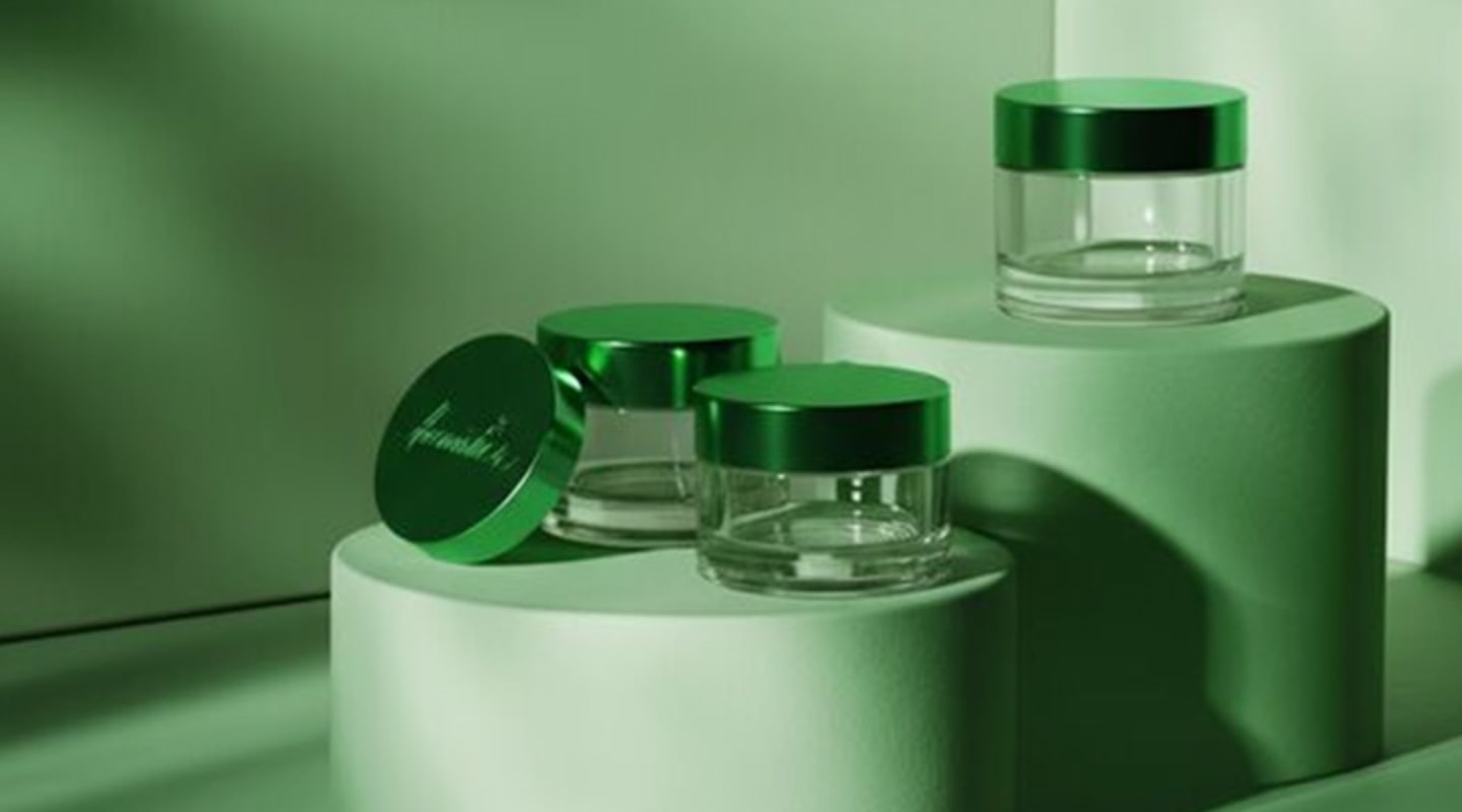 Recycled aluminum packaging components