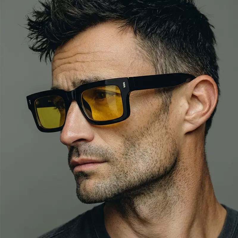 Rectangular sunglasses