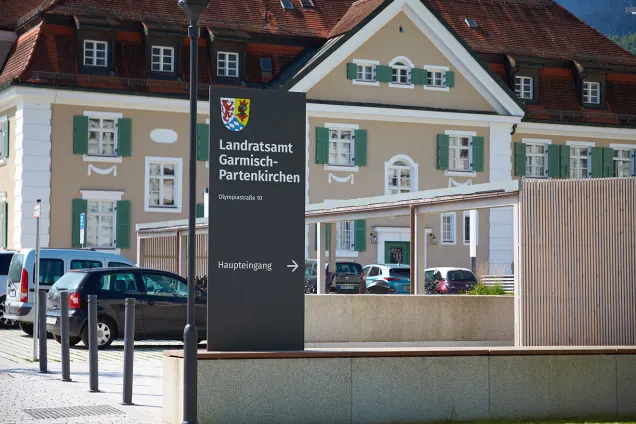 Beschilderung Landratsamt Garmisch-Partenkirchen