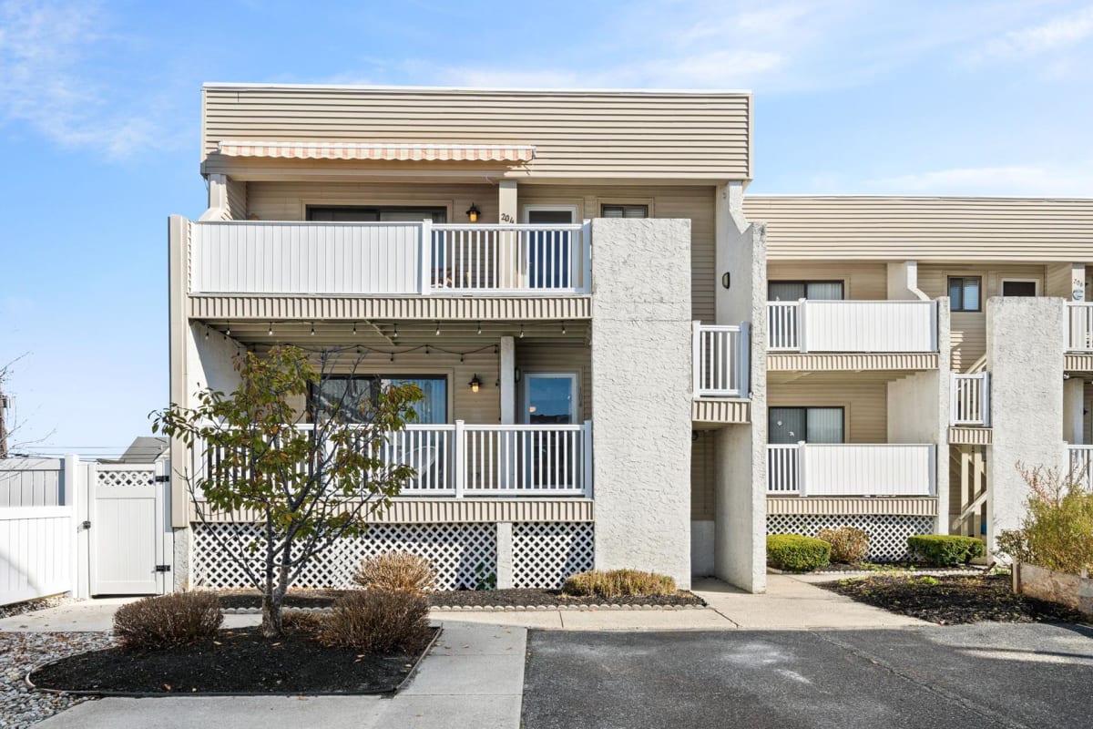 234 21st Street, Unit 104, Avalon