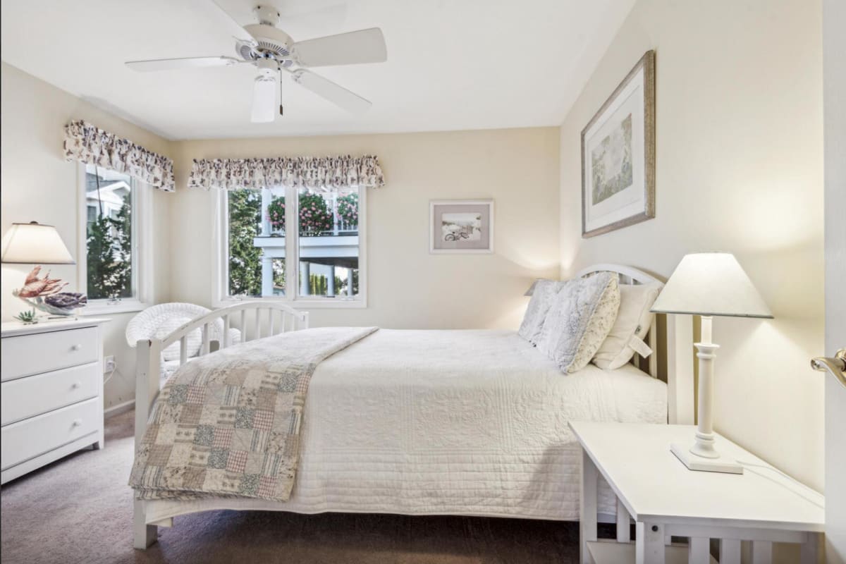 3547 First Avenue, Avalon