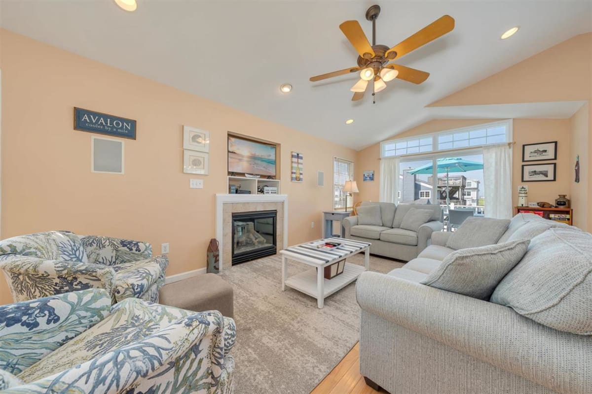 367 21st Street, Avalon