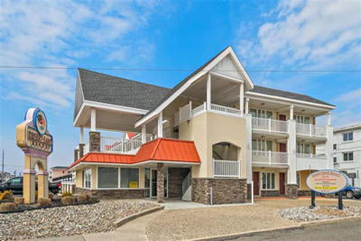 7888 Dune Drive, Unit 108, Avalon