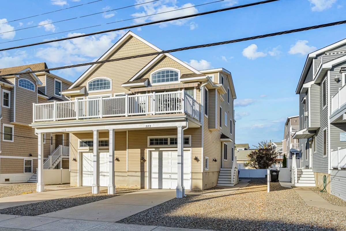 223 29th Street, Avalon