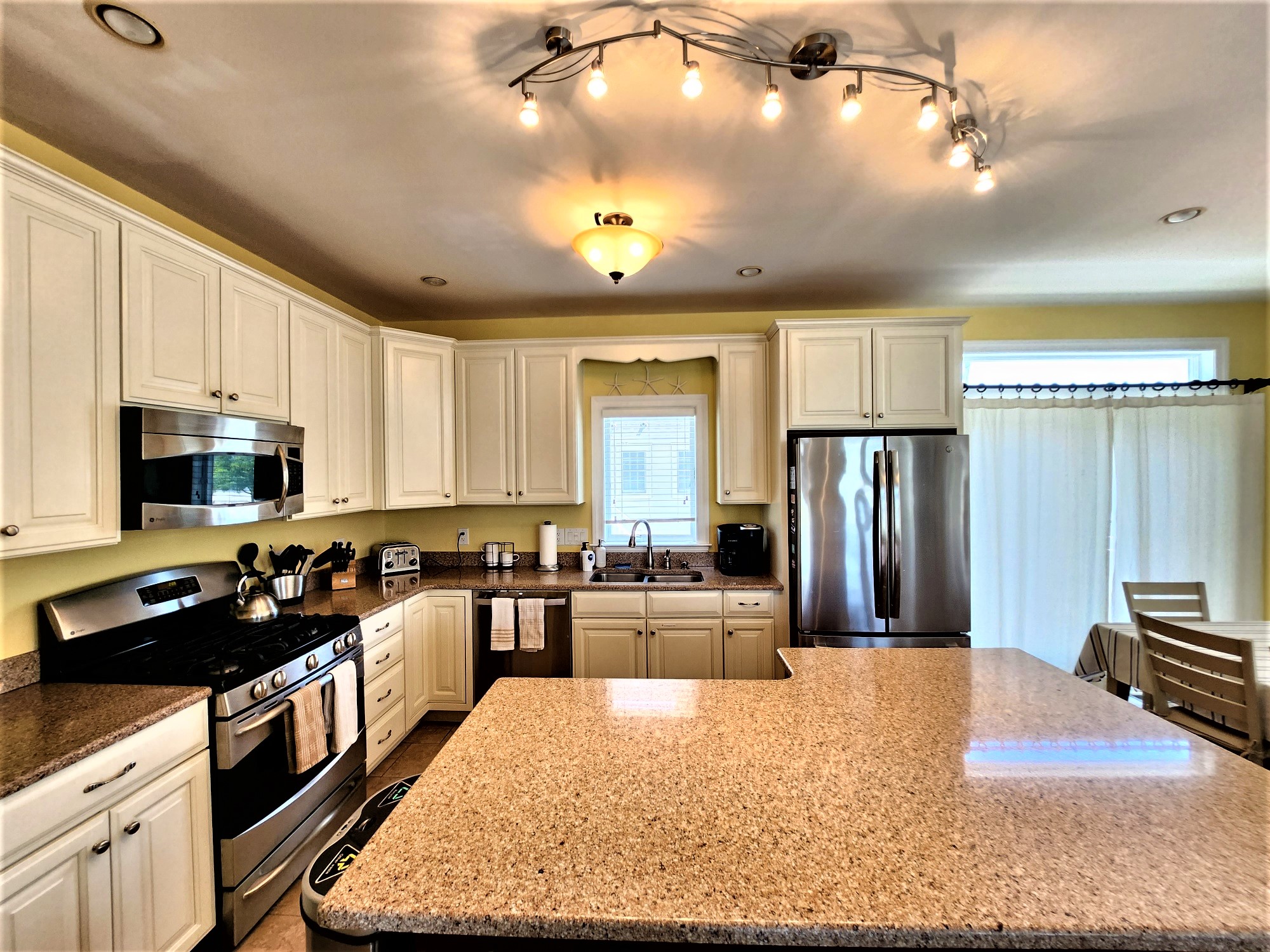 8330 2nd Avenue, Stone Harbor, NJ