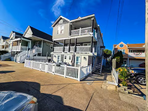 321 E Montgomery Avenue, Wildwood, NJ