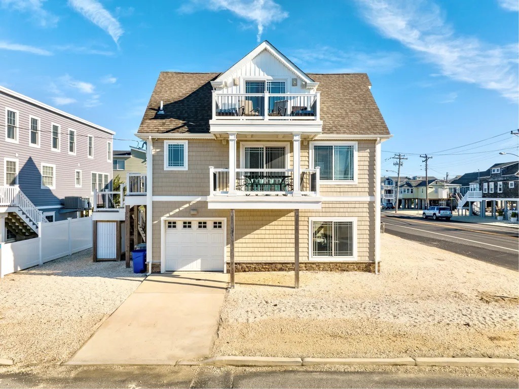 Immaculate 3 bed 2 bath Ship Bottom Residence close to bay and beach