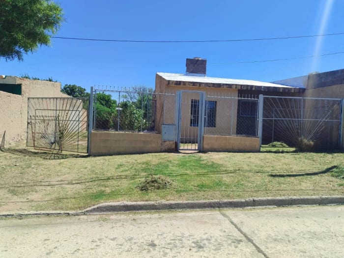 VENTA / ALQUILER CASA EVA PERON