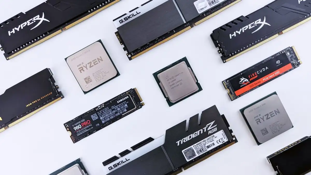 Gambar berkualitas tinggi dari berbagai komponen komputer, termasuk RAM dan CPU, di latar belakang putih.