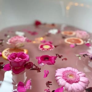 Deluxe Floral Therapy Pedicure 