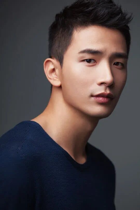 Let's Eat ve New Recruit dizileriyle tanınan başarılı oyuncu Lee Yong Joo 44 yaşında ani bir kalp krizi sonucu hayatını kaybetti.