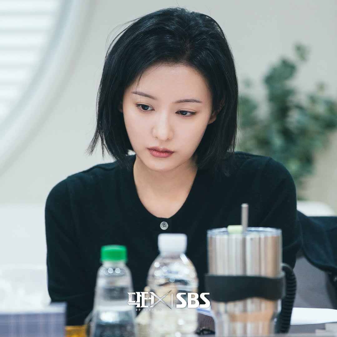 SBS'in merakla beklenen yeni tıp draması Doctor X, senaryo okuma buluşmasından kareler paylaştı ve ilk yayın tarihini duyurdu.