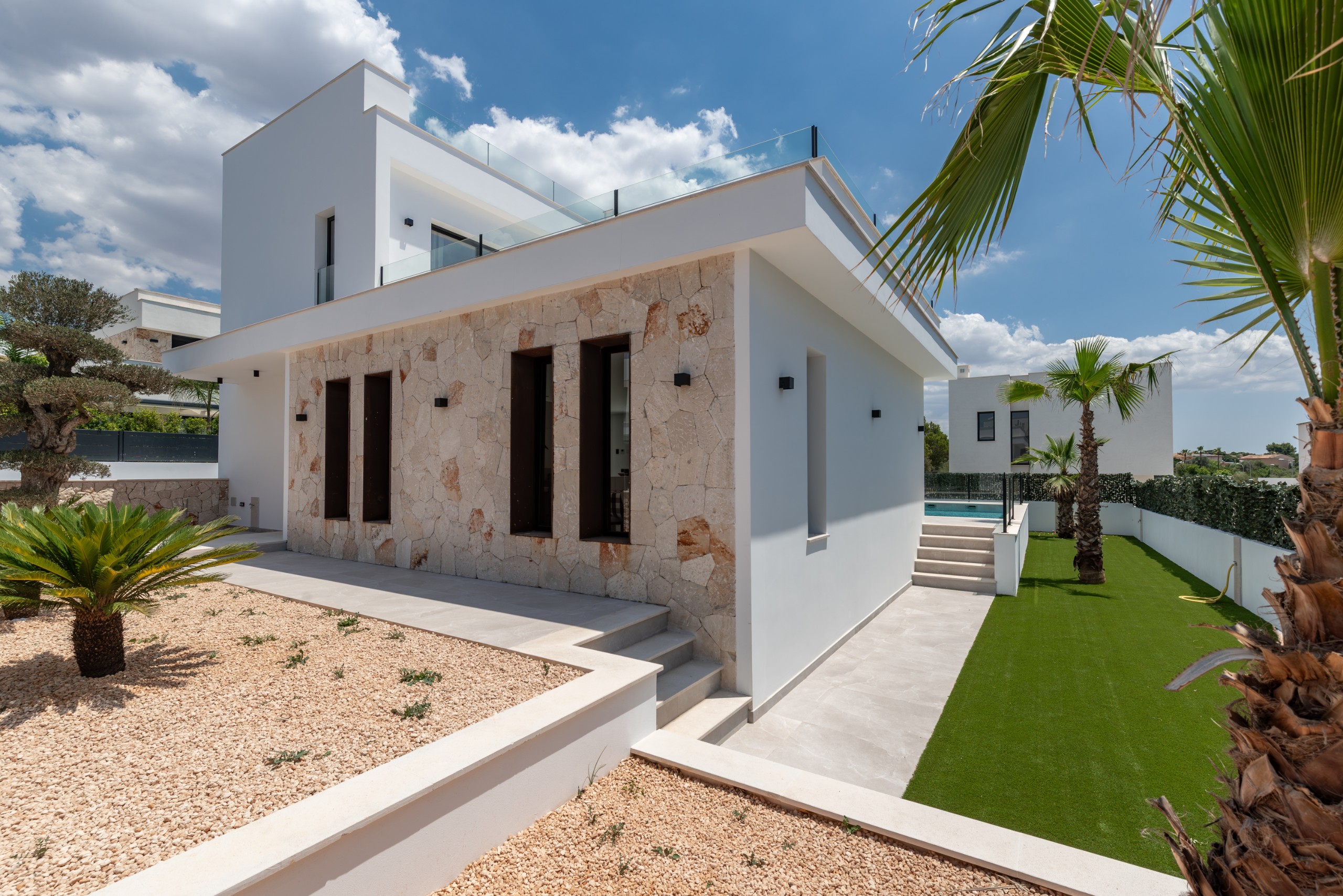 Brand-New Luxury Villa with panoramic Sea & Palma views in Marratxi 