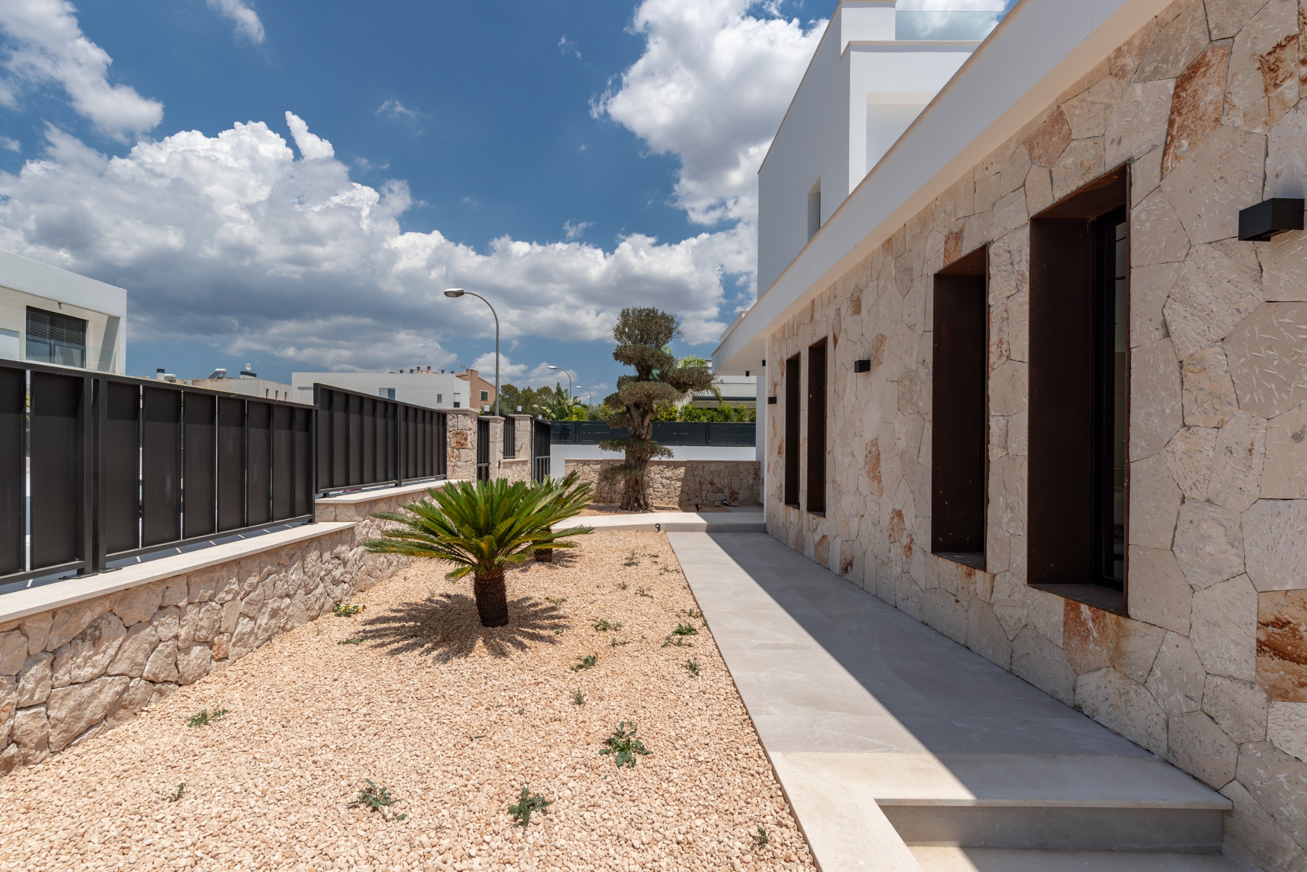 Brand-New Luxury Villa with panoramic Sea & Palma views in Marratxi 
