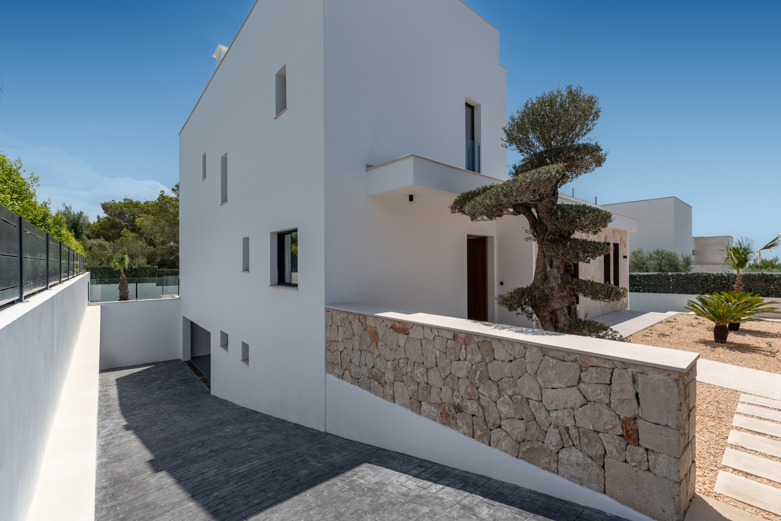 Brand-New Luxury Villa with panoramic Sea & Palma views in Marratxi 