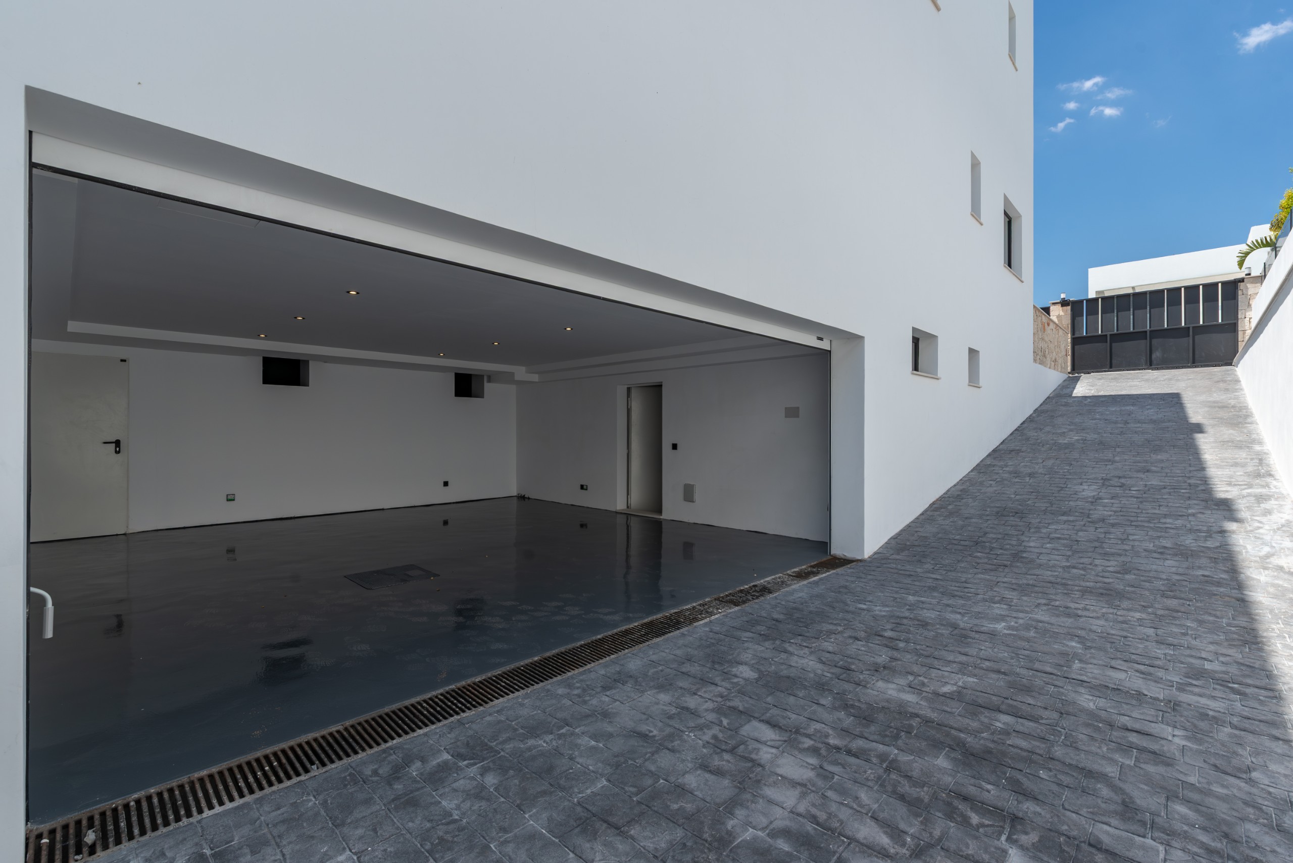 Brand-New Luxury Villa with panoramic Sea & Palma views in Marratxi 